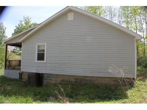 2140 Pine St, Mount Airy, NC 27030 photo 4