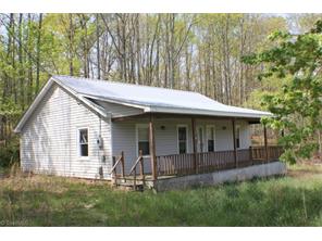 2140 Pine St, Mount Airy, NC 27030 photo 1