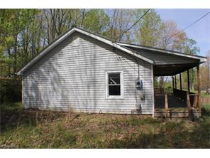 2140 Pine St, Mount Airy, NC 27030 photo 2