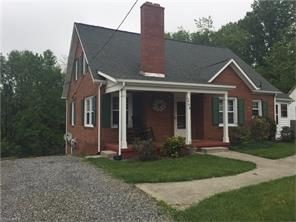 305 E Main St, Pilot Mountain, NC 27041 photo 1