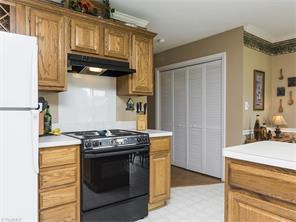 3674 Single Leaf Ct, High Point, NC 27265 photo 10