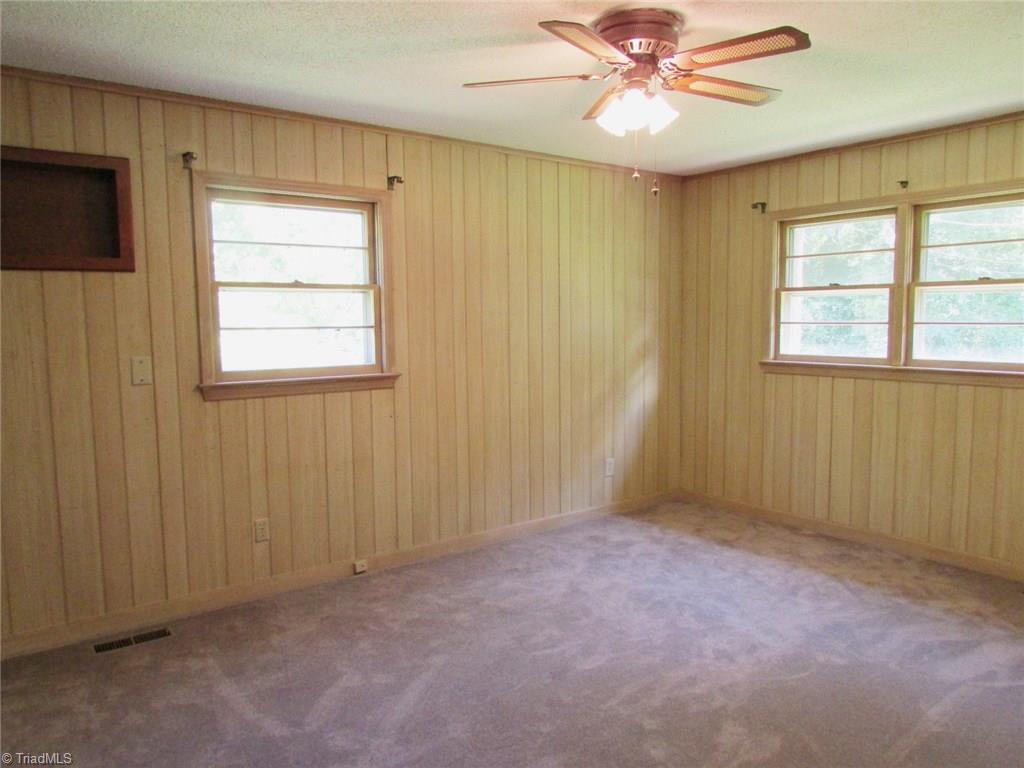 135 E River Dr, Randleman, NC 27317 photo 12