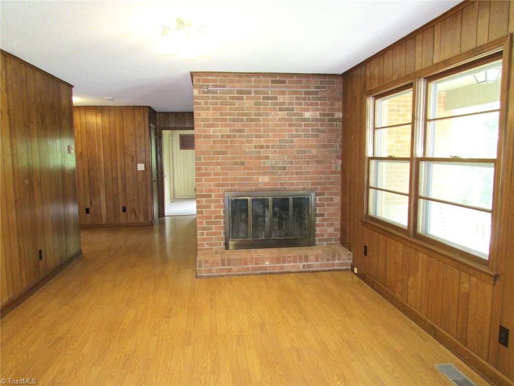 135 E River Dr, Randleman, NC 27317 photo 6