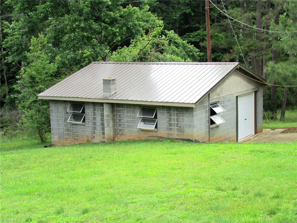 135 E River Dr, Randleman, NC 27317 photo 22