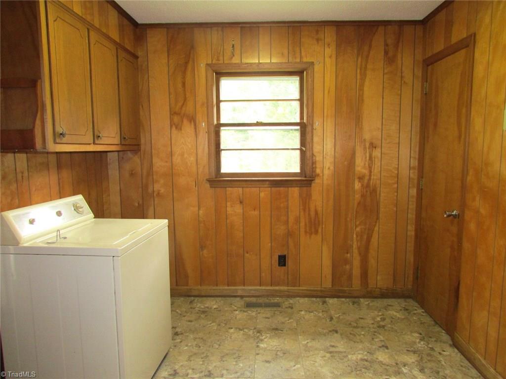135 E River Dr, Randleman, NC 27317 photo 10