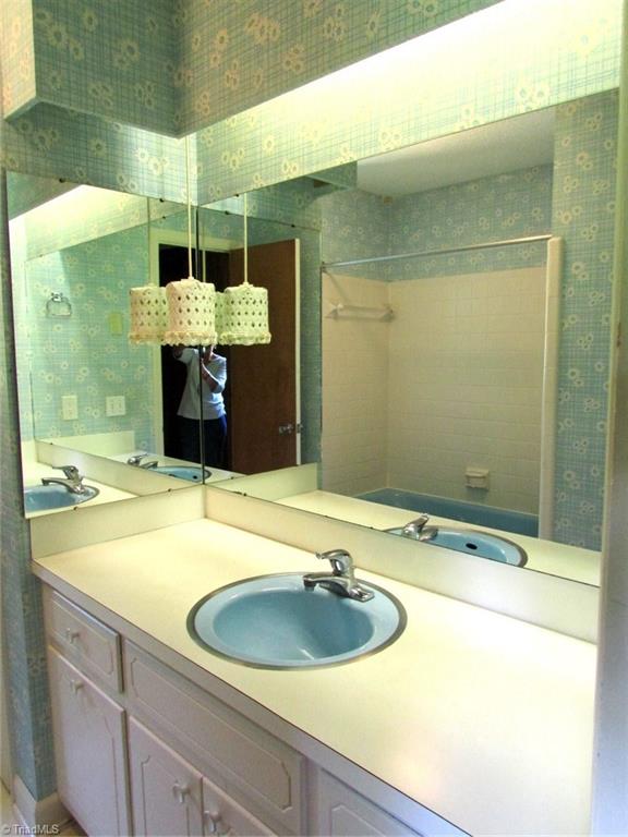 135 E River Dr, Randleman, NC 27317 photo 18
