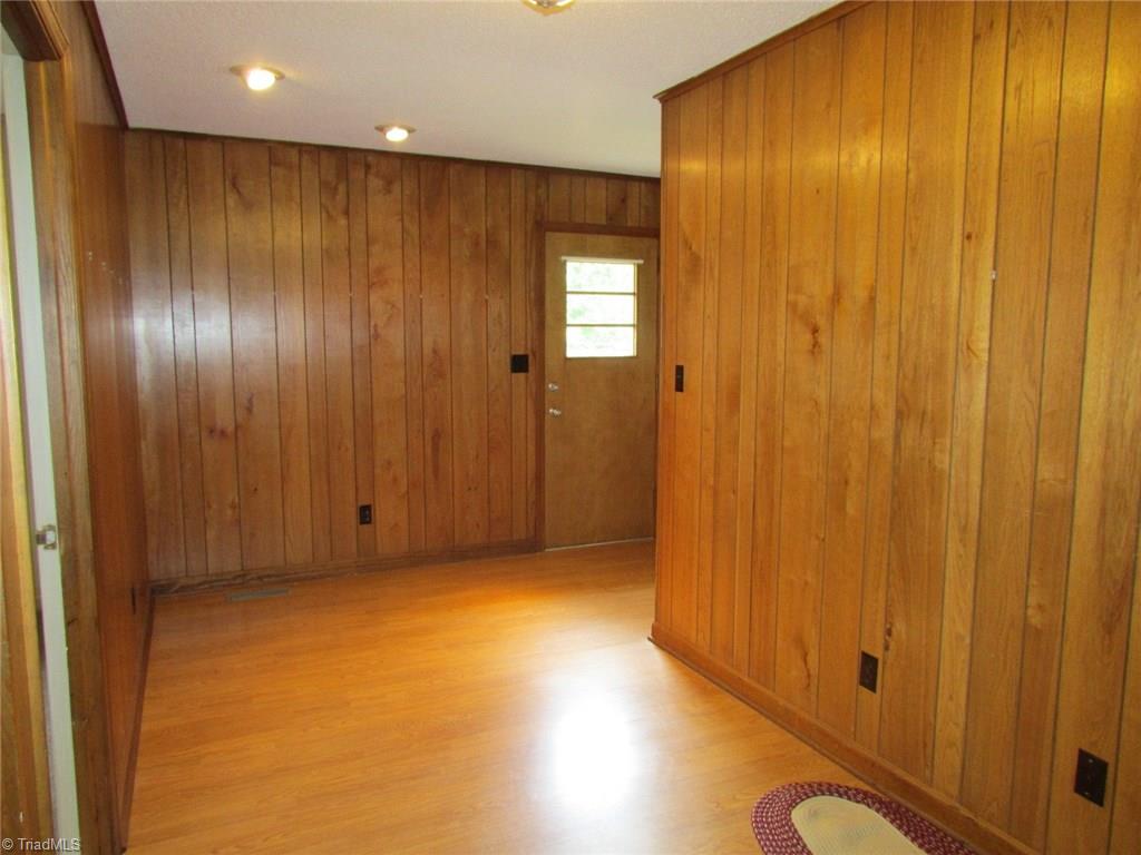 135 E River Dr, Randleman, NC 27317 photo 11