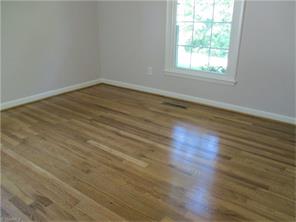 526 Hampton Dr, King, NC 27021 photo 8