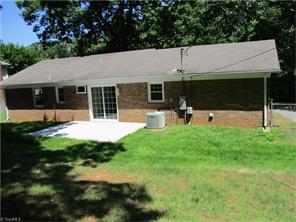 526 Hampton Dr, King, NC 27021 photo 3