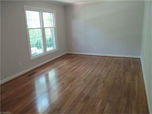 526 Hampton Dr, King, NC 27021 photo 5