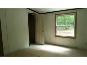1107 Pine Forest Dr, Pinnacle, NC 27043 photo 3