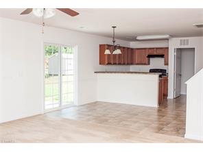 201 Pilot Bluff Dr, King, NC 27021 photo 9
