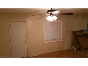 3218 Loftyview Dr, High Point, NC 27260 photo 4
