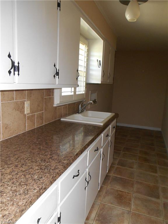 504 Eldora Rd, Ararat, NC 27007 photo 3