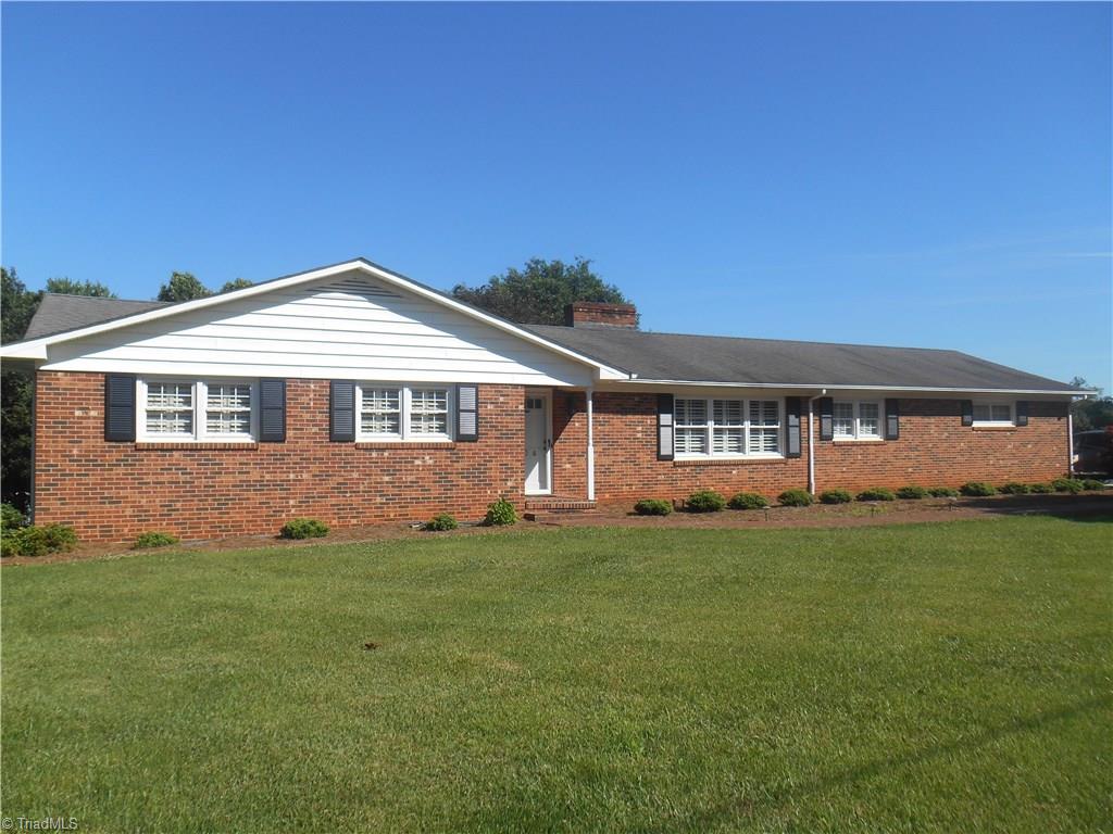 504 Eldora Rd, Ararat, NC 27007 photo 1