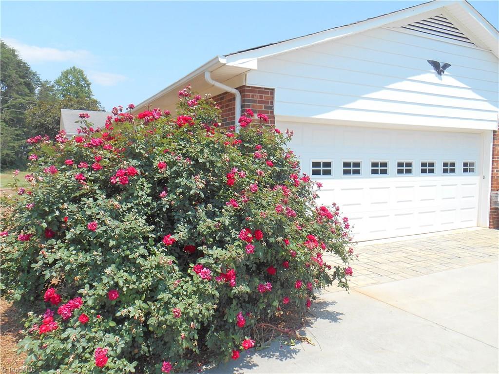 504 Eldora Rd, Ararat, NC 27007 photo 18