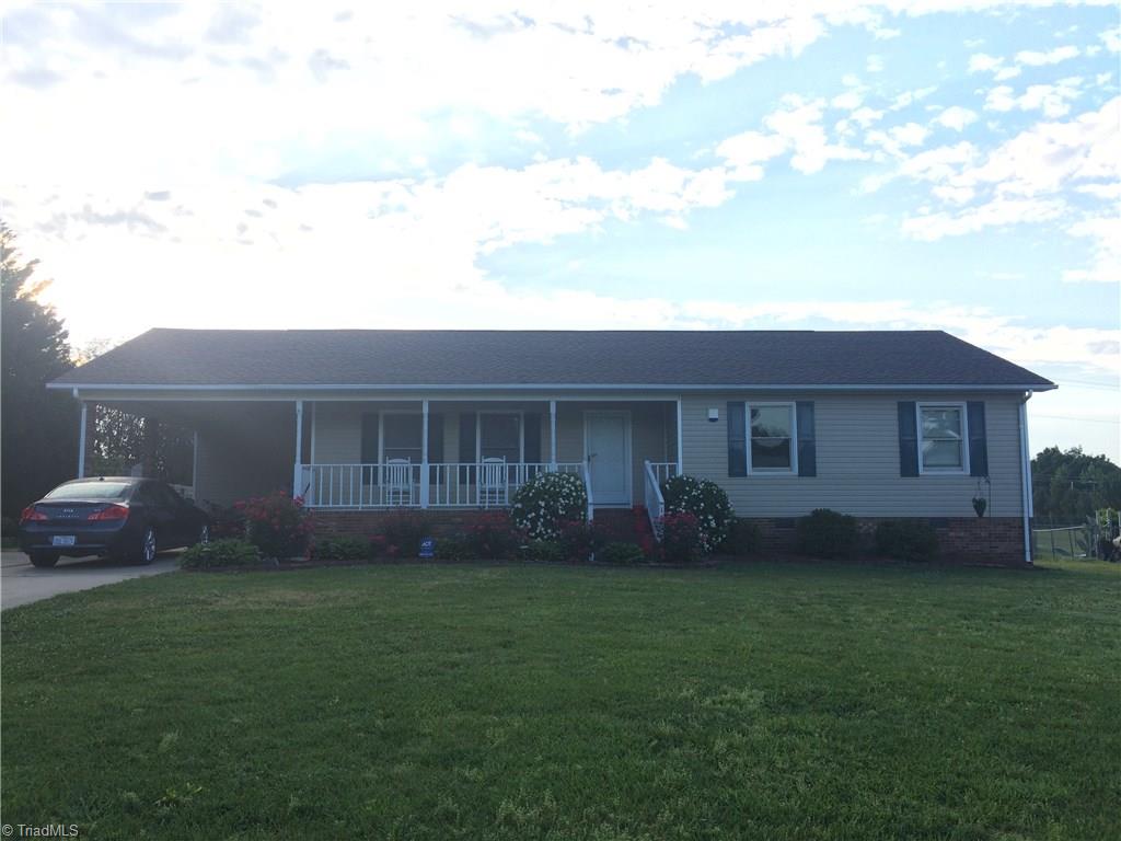 106 Winchester Ct, Trinity, NC 27370 photo 1