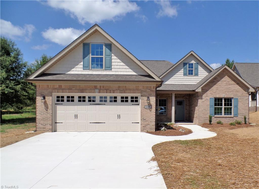 109 Solitaire Dr, Trinity, NC 27370 photo 1