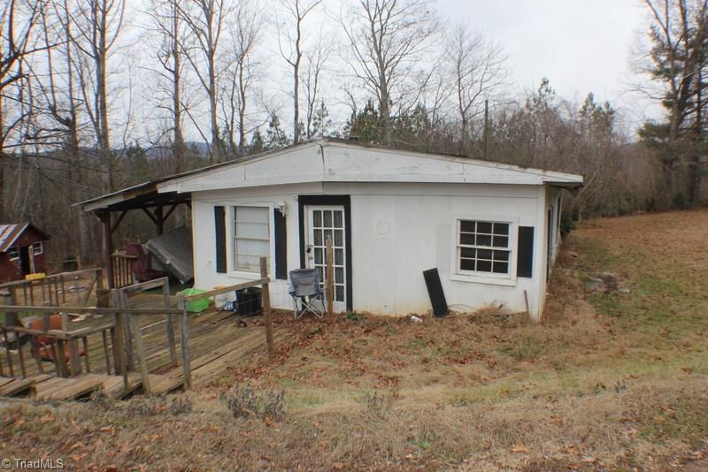5453 Haystack Rd, Dobson, NC 27017 photo 3