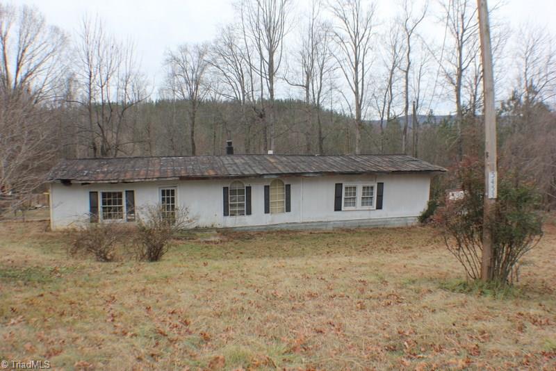 5453 Haystack Rd, Dobson, NC 27017 photo 1