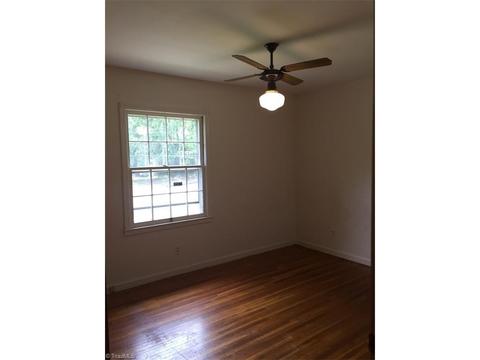 1503 Delk Dr, High Point, NC 27265 photo 7