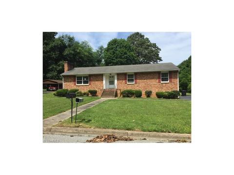 1503 Delk Dr, High Point, NC 27265 photo 1