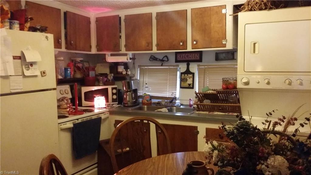 3349 Old 52 Rd, Pinnacle, NC 27043 photo 9