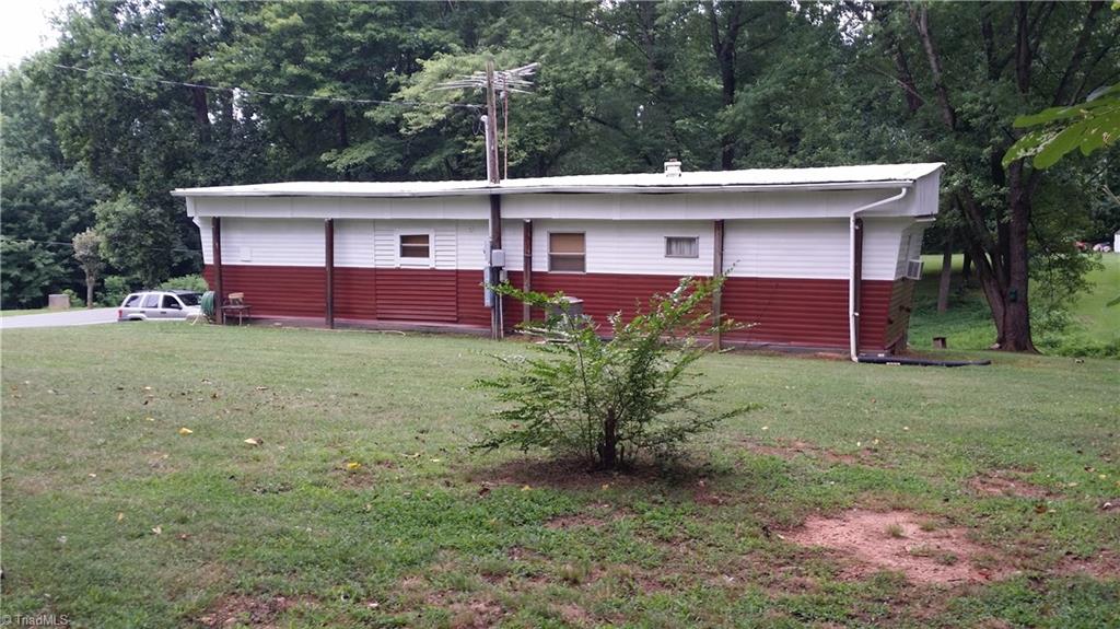 3349 Old 52 Rd, Pinnacle, NC 27043 photo 4
