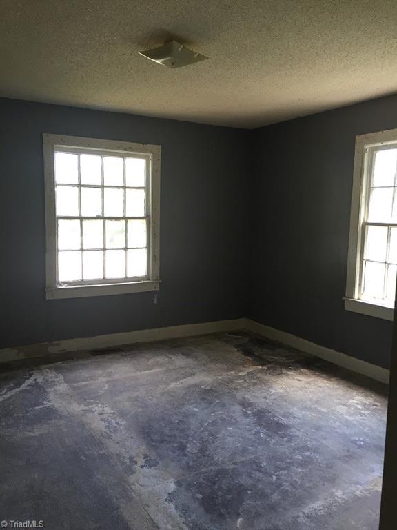 402 Meredith St, High Point, NC 27260 photo 5