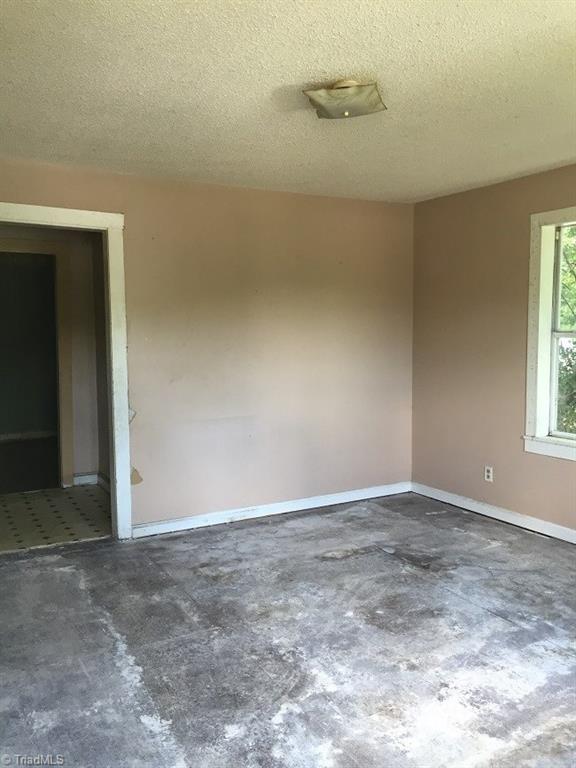 402 Meredith St, High Point, NC 27260 photo 6
