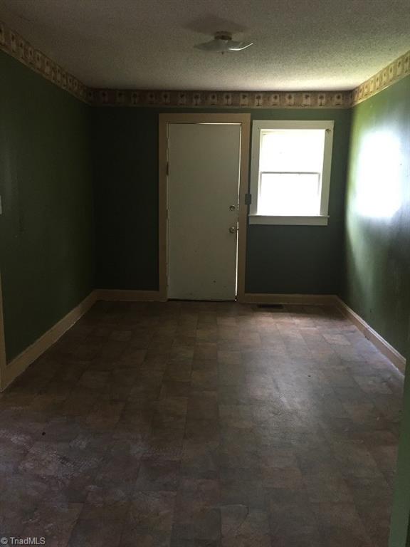 402 Meredith St, High Point, NC 27260 photo 4