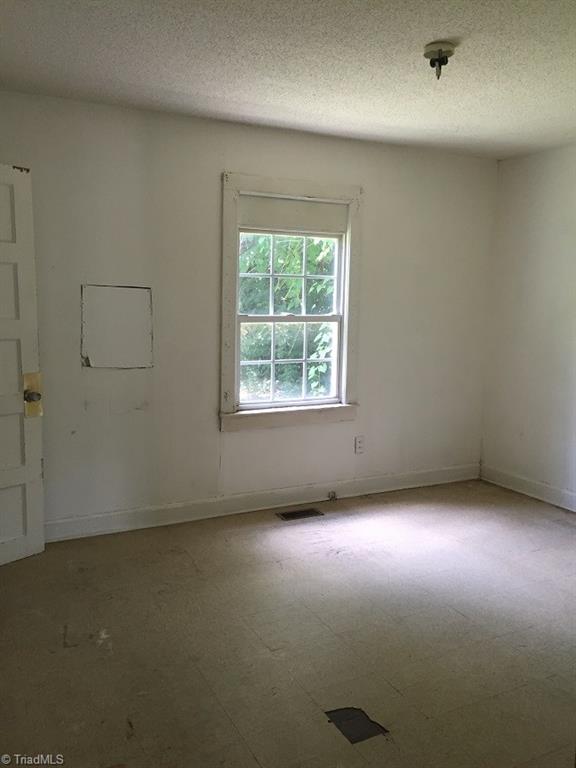 402 Meredith St, High Point, NC 27260 photo 3