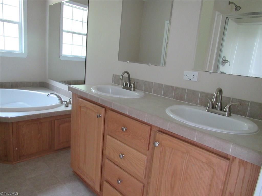1015 Gordon Rd, Pinnacle, NC 27043 photo 15
