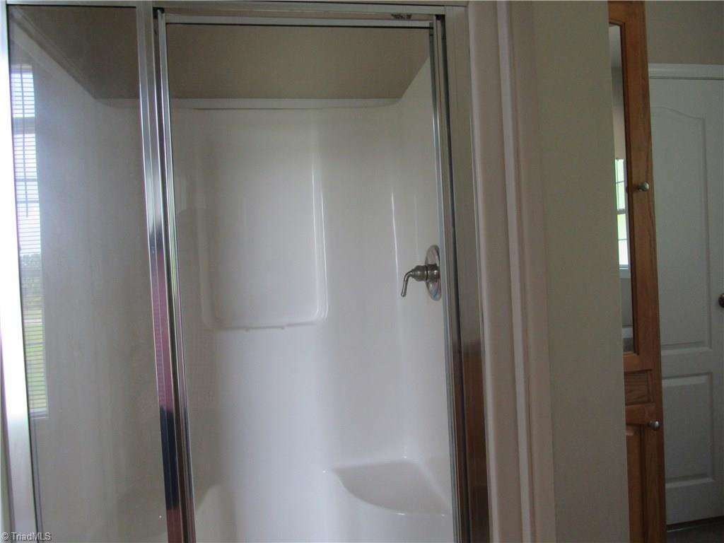 1015 Gordon Rd, Pinnacle, NC 27043 photo 16