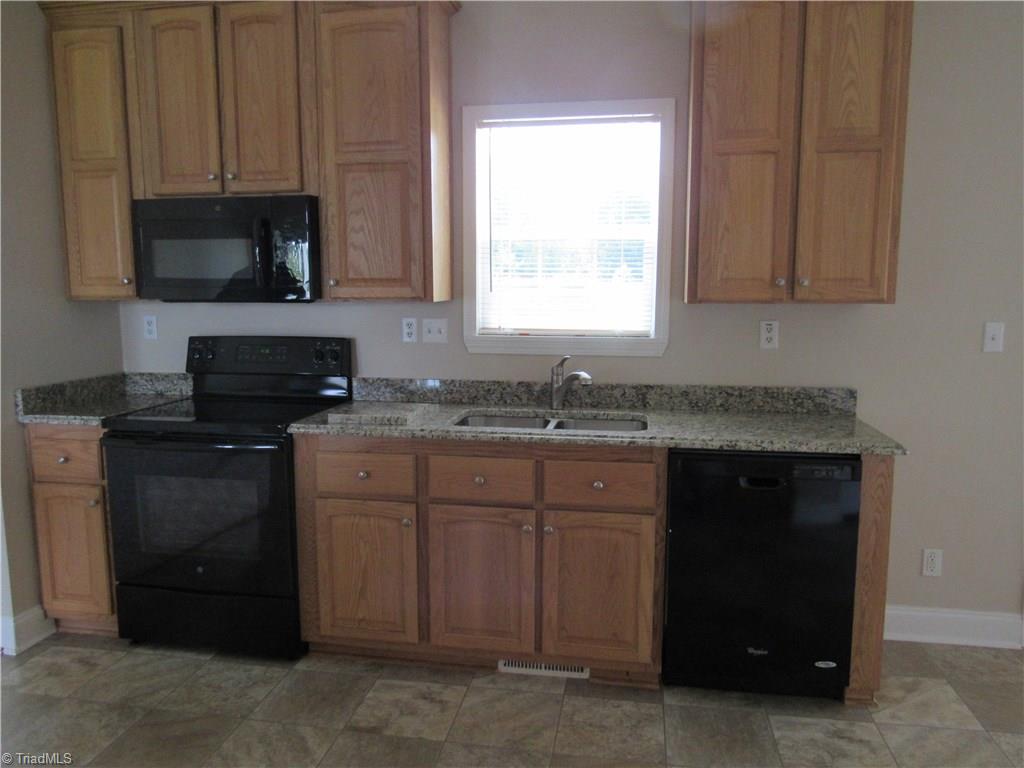 1015 Gordon Rd, Pinnacle, NC 27043 photo 6