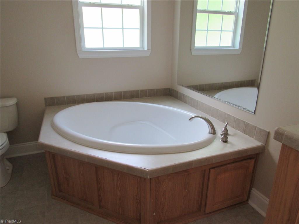 1015 Gordon Rd, Pinnacle, NC 27043 photo 17