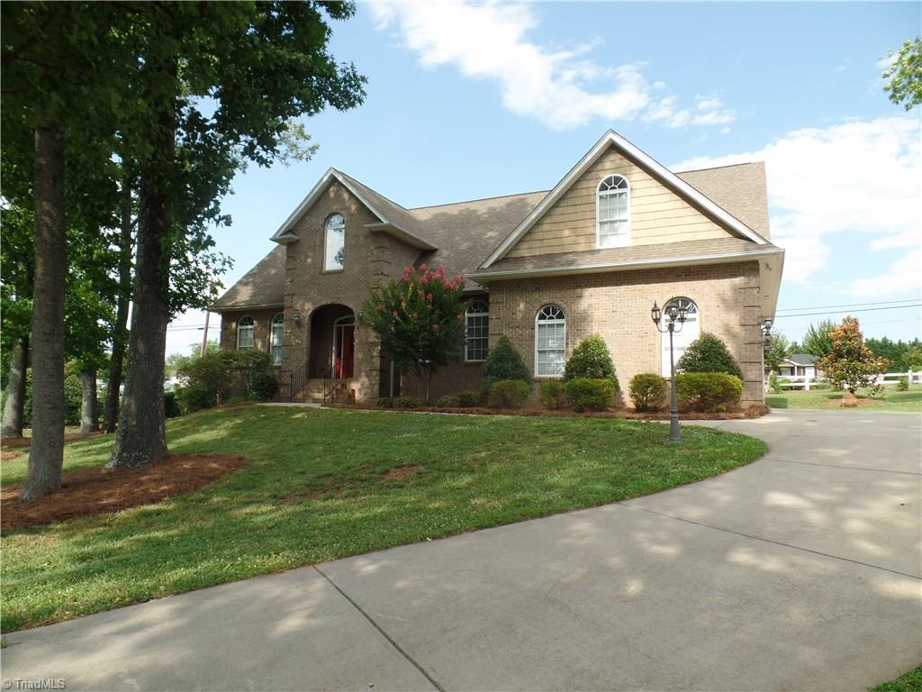 6874 Winners Cir, Trinity, NC 27370 photo 1