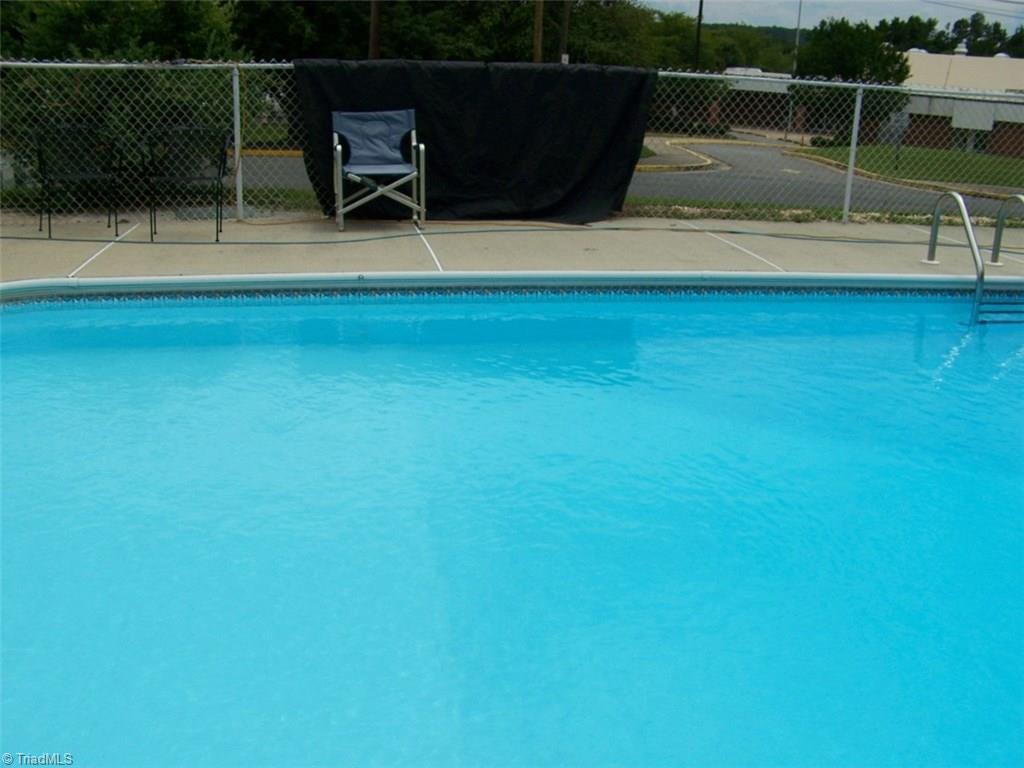 1010 Spring St, Mount Airy, NC 27030 photo 6