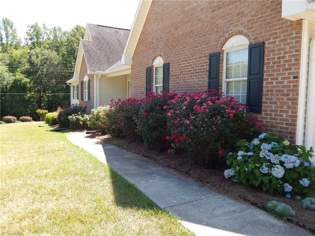 501 Brown Rd, King, NC 27021 photo 2