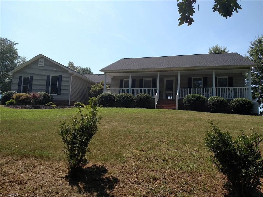 785 Carson Rd, Pilot Mountain, NC 27041 photo 4