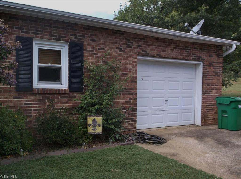 224 Maple St, King, NC 27021 photo 4