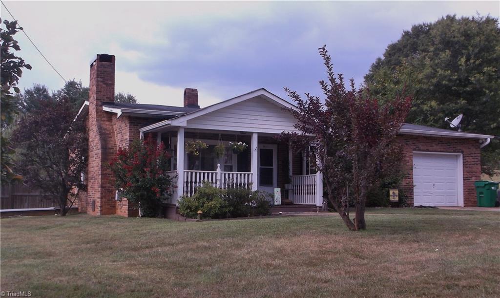 224 Maple St, King, NC 27021 photo 1