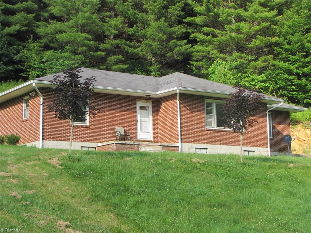 138 Coy Ham Rd, Lansing, NC 28643 photo 1
