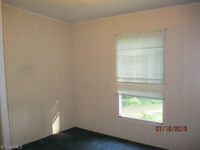 1566 Hunters Woods Dr, Trinity, NC 27370 photo 7