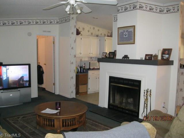 1566 Hunters Woods Dr, Trinity, NC 27370 photo 2