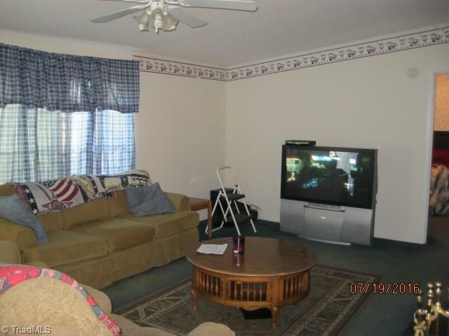 1566 Hunters Woods Dr, Trinity, NC 27370 photo 3