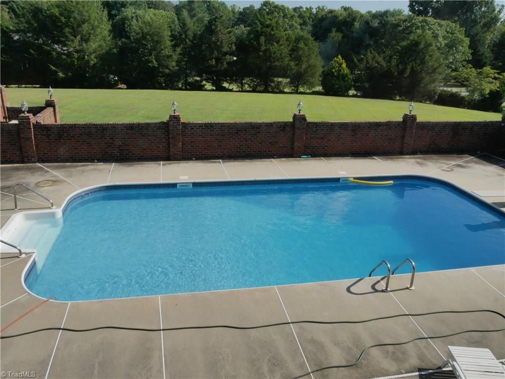275 Parkview Cir, Pinnacle, NC 27043 photo 4