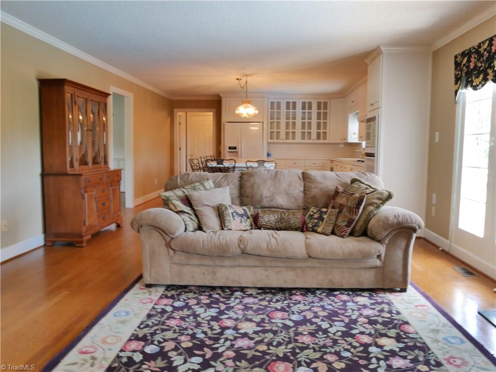 275 Parkview Cir, Pinnacle, NC 27043 photo 5