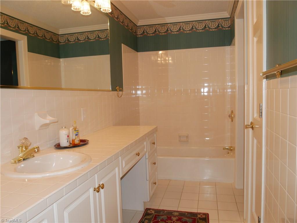 275 Parkview Cir, Pinnacle, NC 27043 photo 11