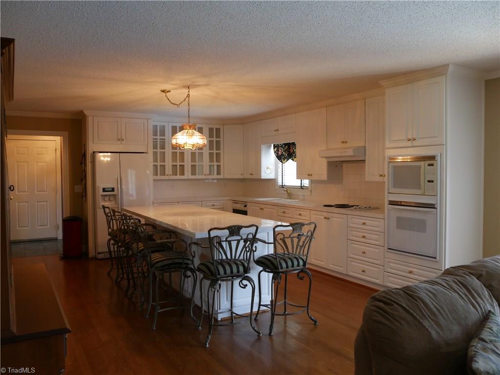 275 Parkview Cir, Pinnacle, NC 27043 photo 2